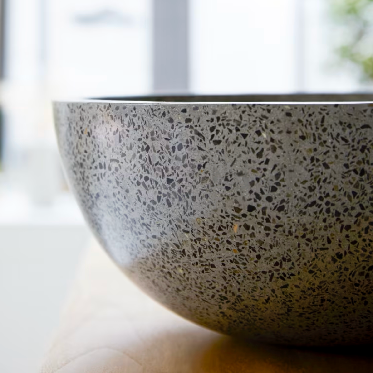 Isa Vasque ronde en terrazzo grey